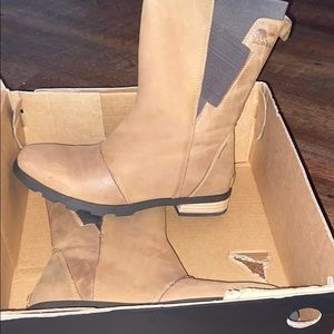 Sorel Emelie Mid Boot